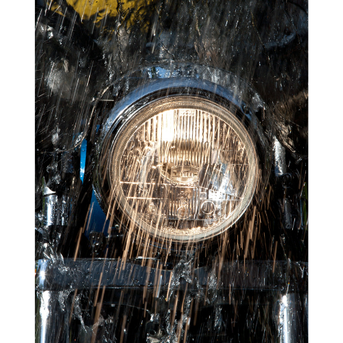 Widzenie i widoczność na motocyklu podczas deszczu